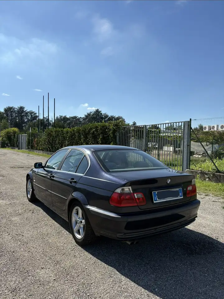 BMW 320i c/clima auto, foto 6