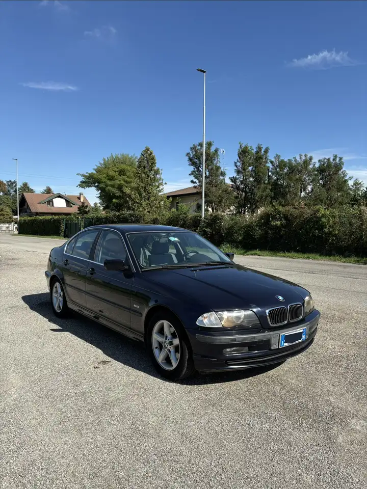 BMW 320i c/clima auto, foto 2