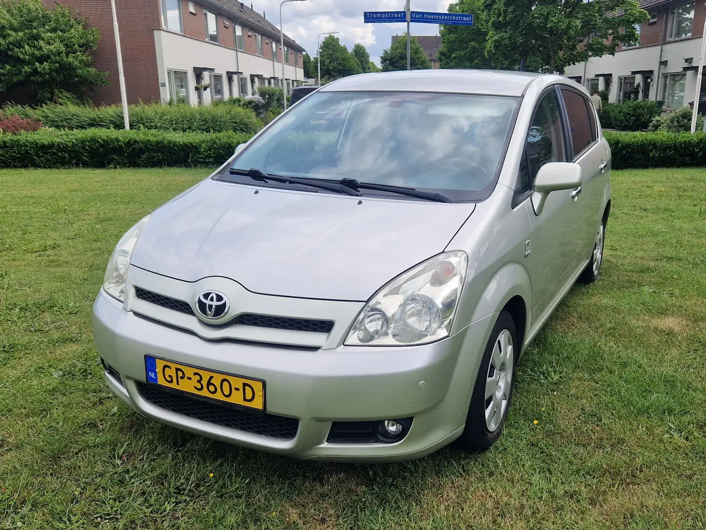 Toyota Corolla Verso Corolla Verso 1.8 VVT-i Terra 7p. Plateado - 1
