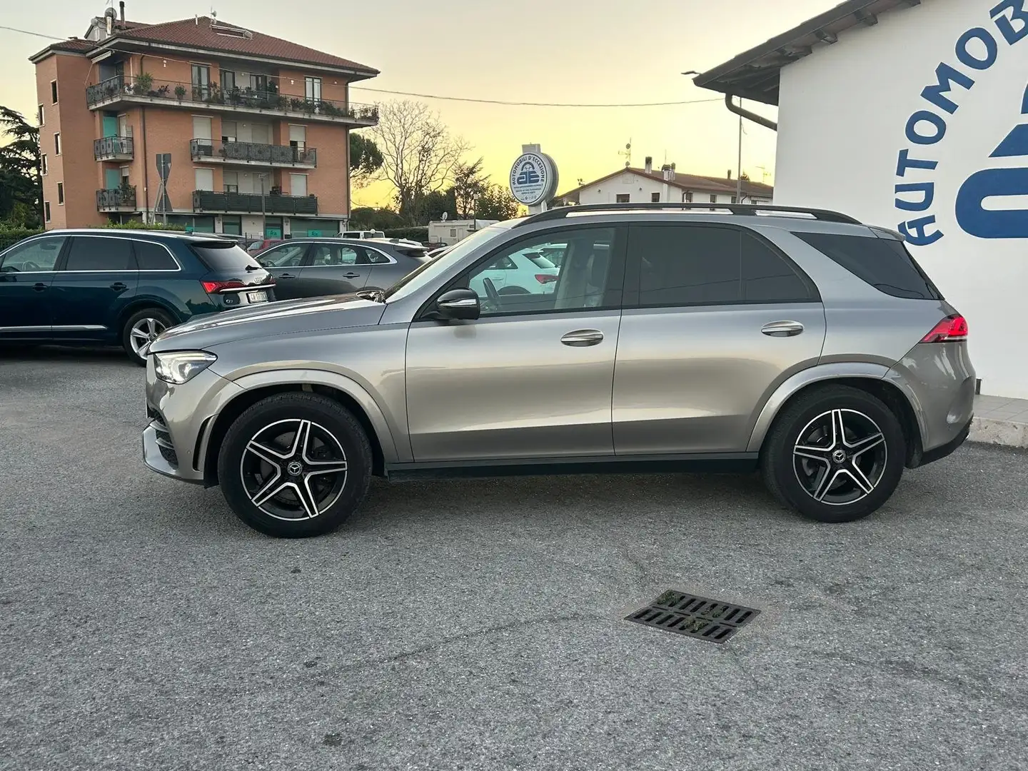 Mercedes-Benz GLE 300 GLE -  d  PREMIUM 4matic AMG Beige - 2
