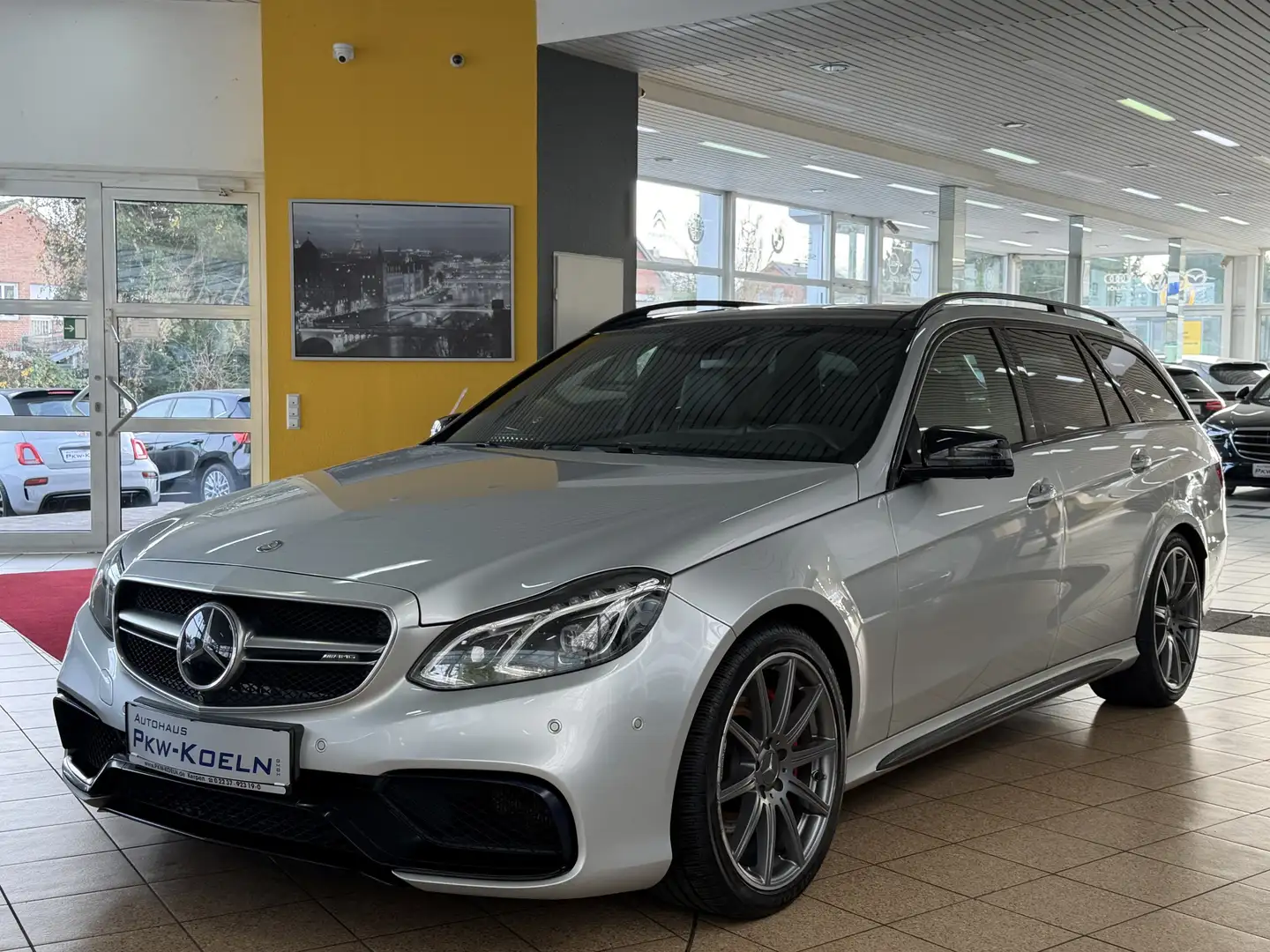 Mercedes-Benz E 63 AMG S 4M*PANO*NiGHT*DiSTRO*360°*KEY GO*MEMO Silber - 1
