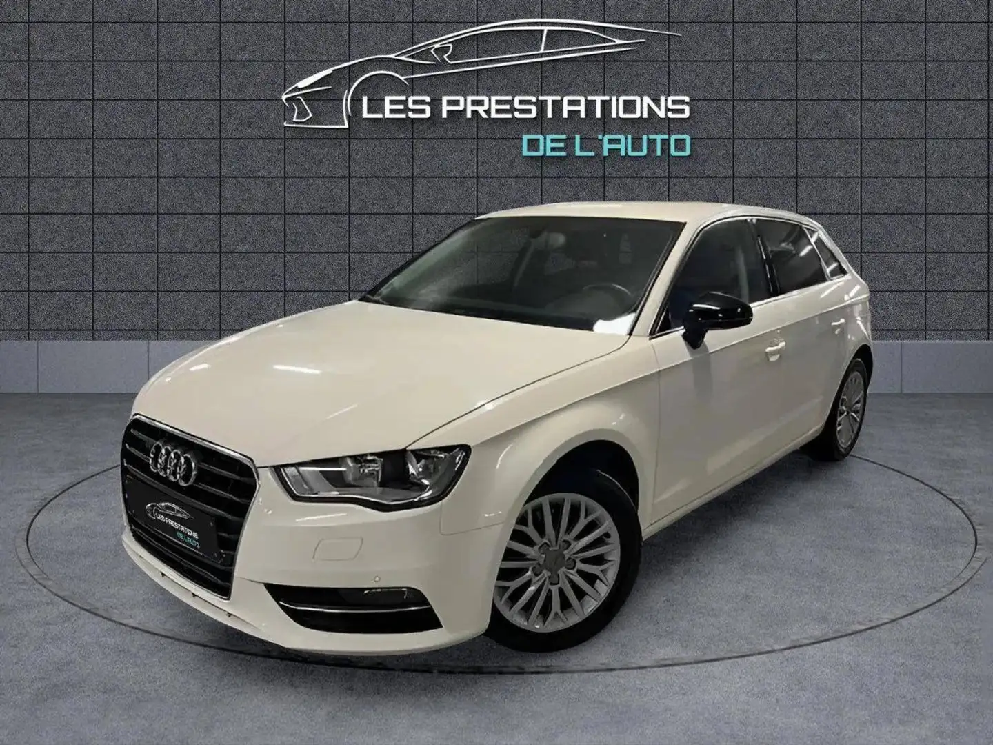 Audi A3 III 1.6 TDI 105ch FAP Ambiente S tronic 7 Blanc - 1