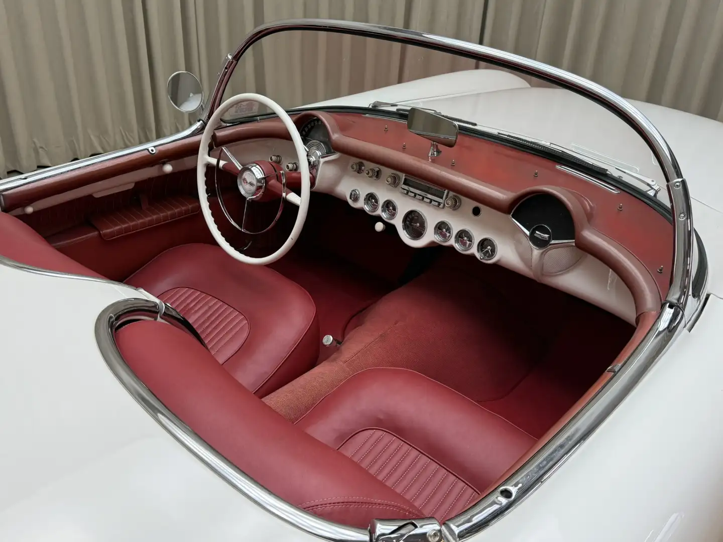 Chevrolet Corvette C1 1955 / 235Cu 3,9L Blue-Flame 6-in lijn / Histor Blanco - 2