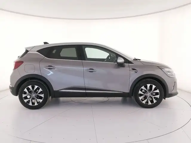 Renault Captur view 3