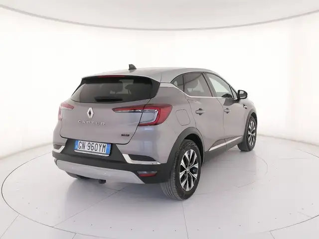 Renault Captur view 2