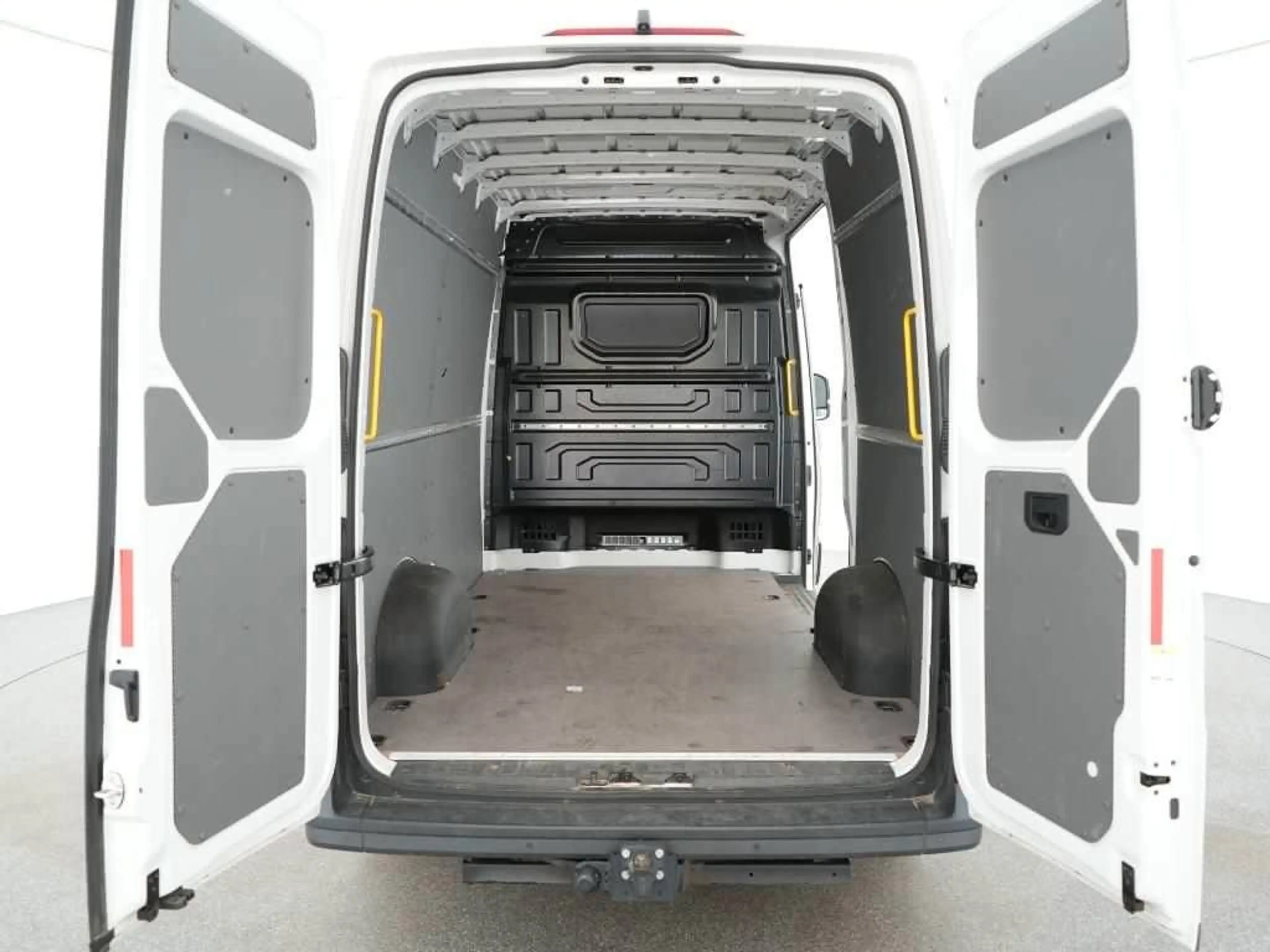 Volkswagen Crafter Kasten 35 mittellang Hochdach FWD AHK — photo 6