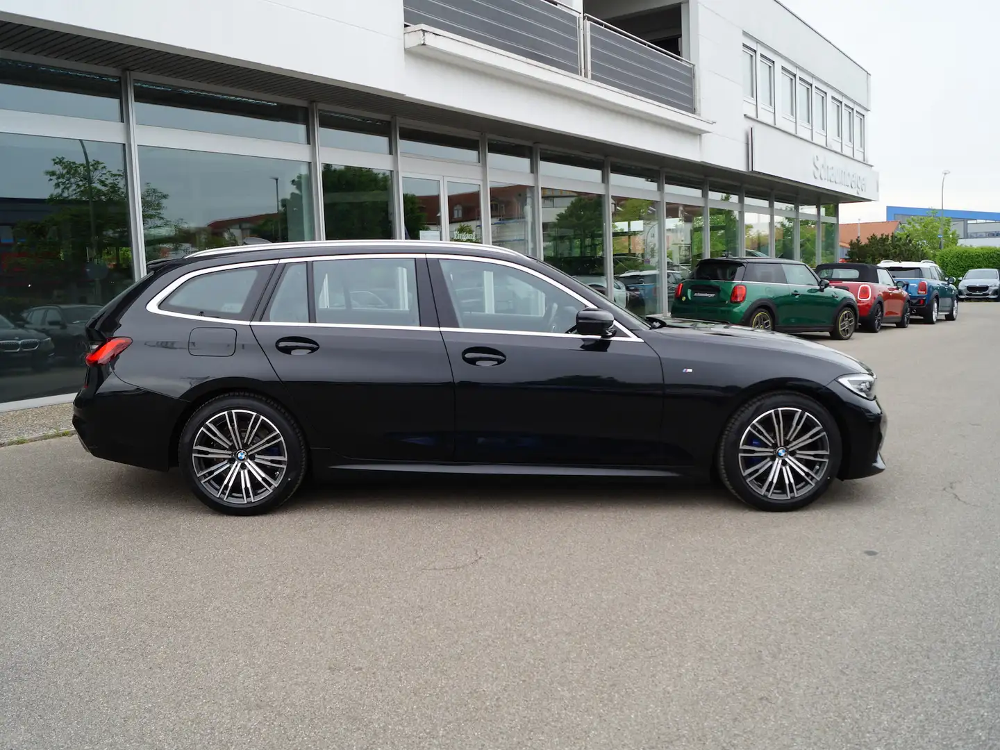 BMW 330 330i Aut. Touring M Sport * AHK * Navi * LED * Noir - 2