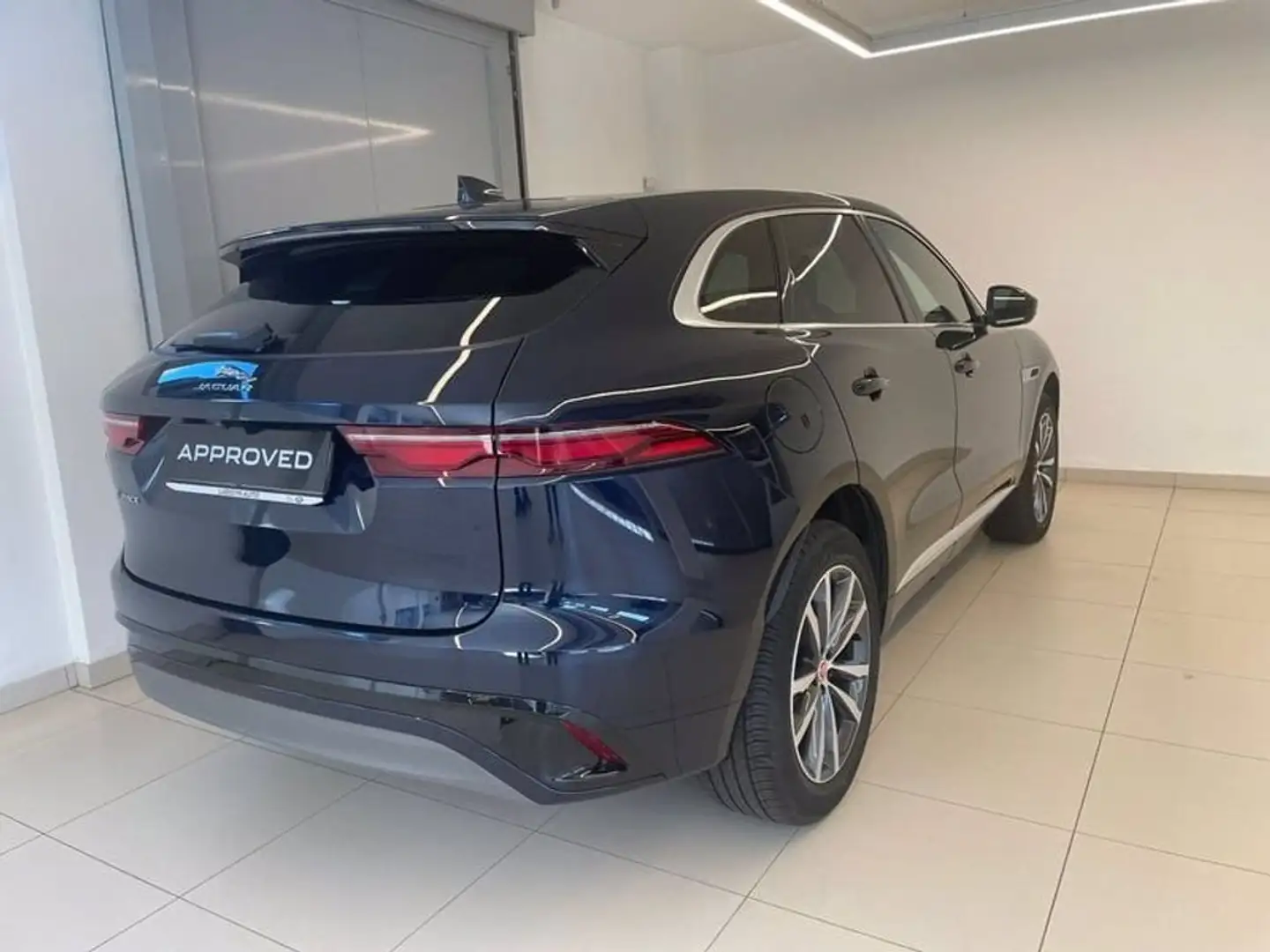 Jaguar F-Pace 2.0 250 CV AWD aut. R-Dynamic SE Blu/Azzurro - 2
