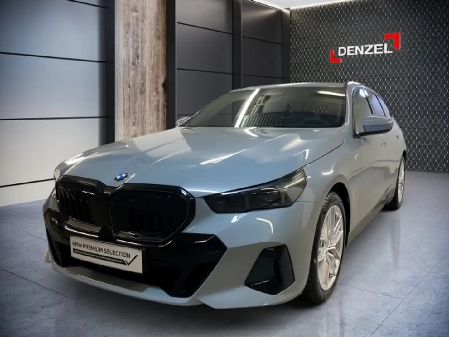 BMW 520 d xDrive Touring G61 B47 Grau - 1