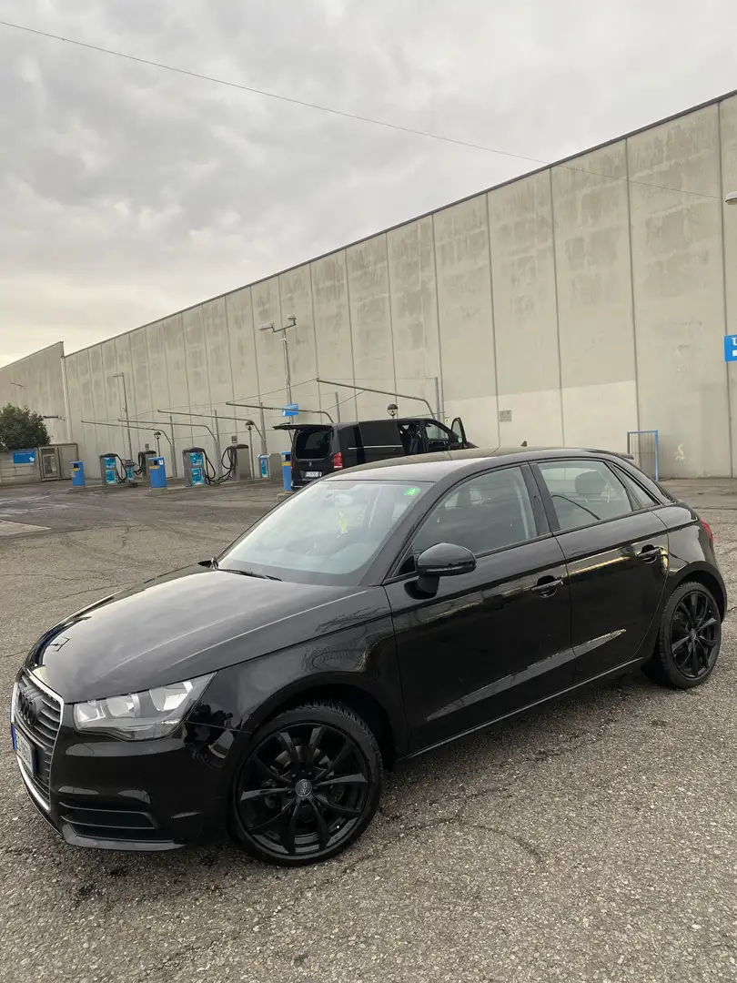 Audi A1 Sportback 1.6 tdi Ambition s-tronic Nero - 2