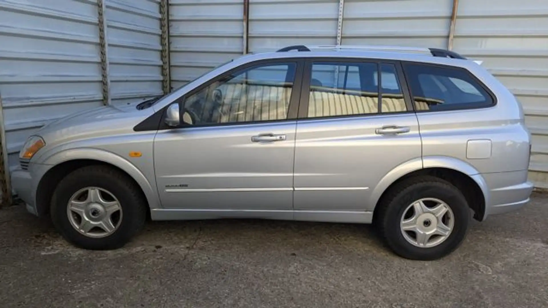 SsangYong Kyron M200 Xdi*Automatikgetriebe* Argento - 2