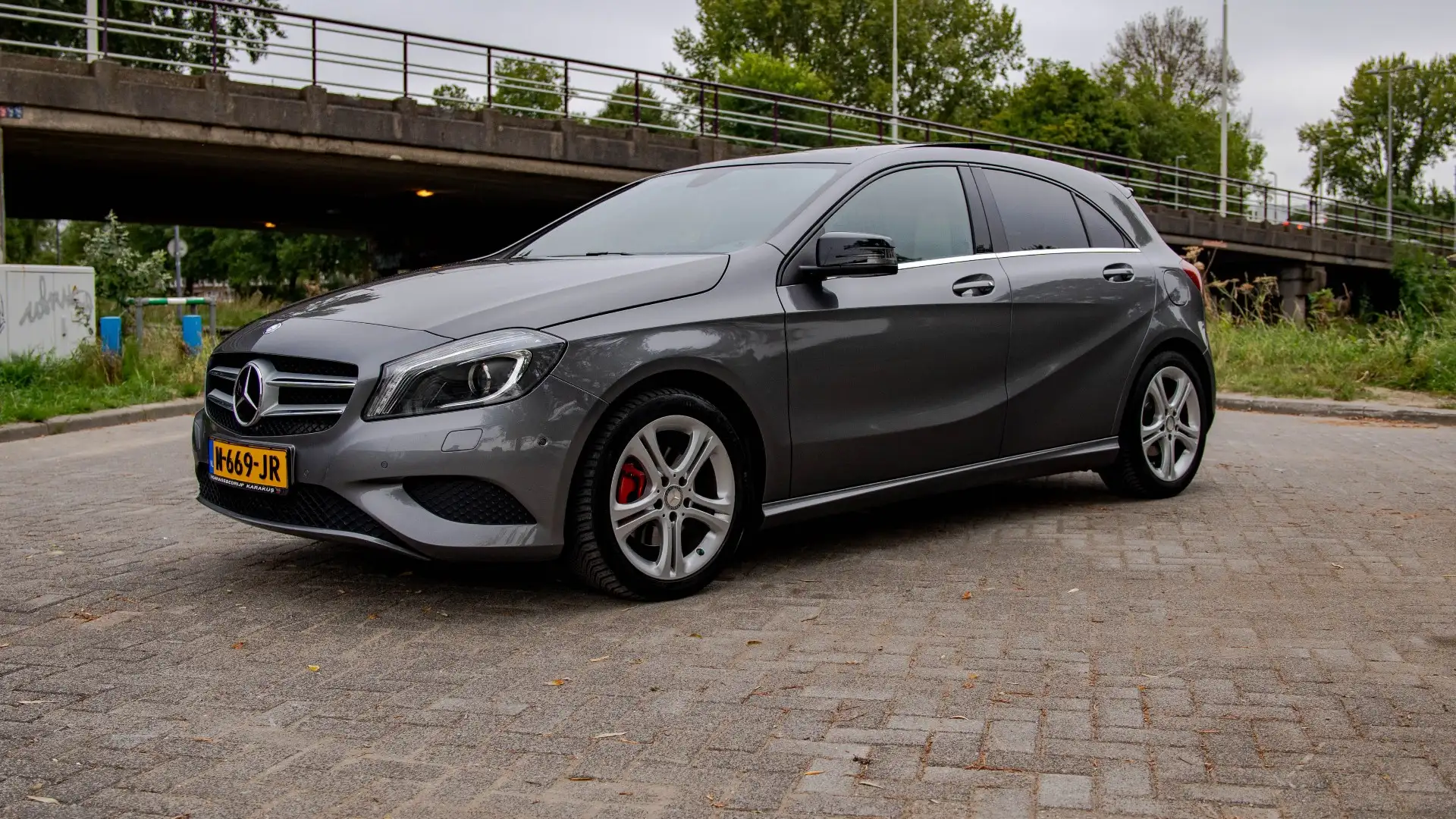 Mercedes-Benz A 200 Prestige Grijs - 1