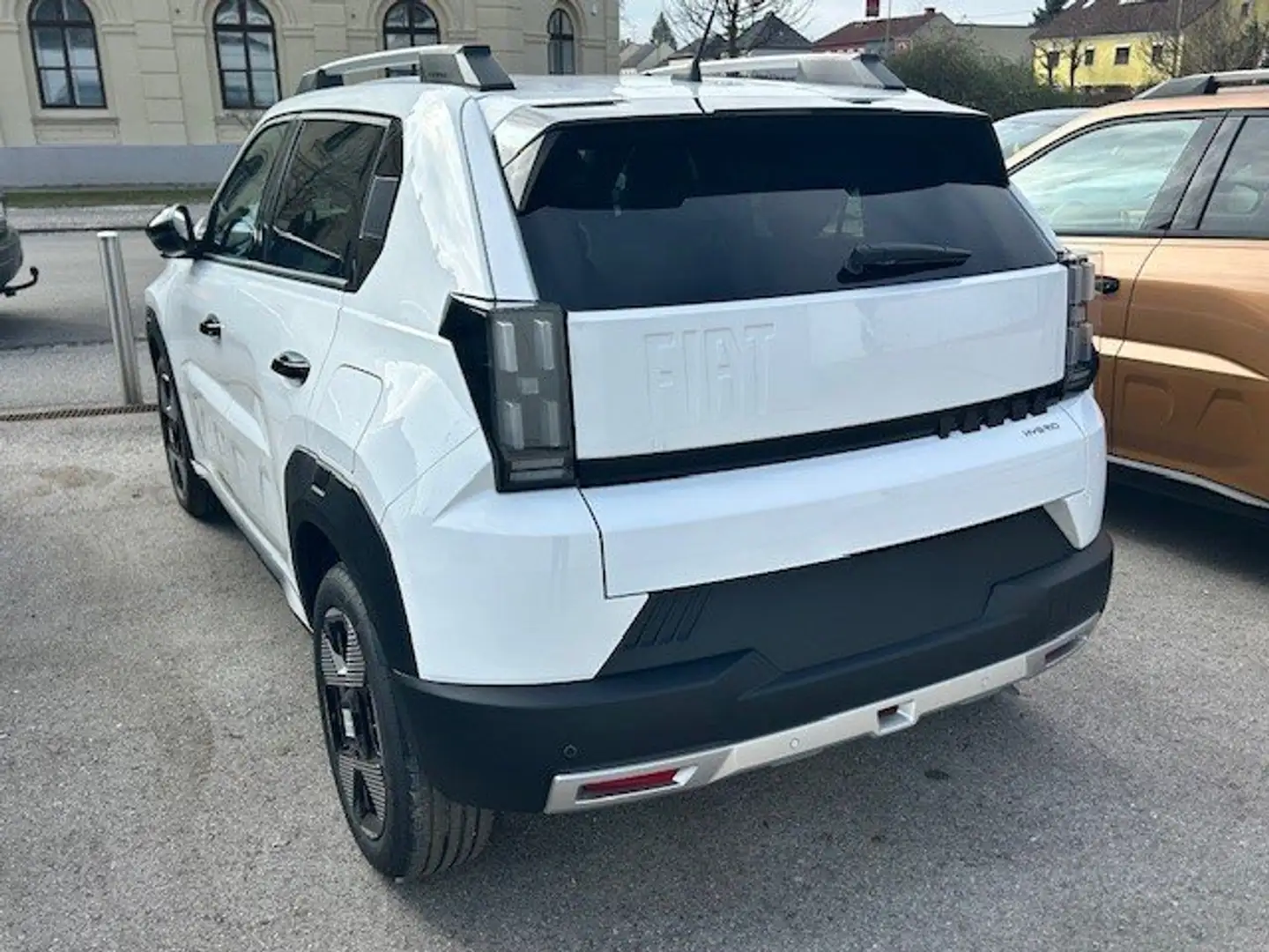 Fiat Grande Panda Grande Panda Hybrid 100 Autom. La Prima Weiß - 2