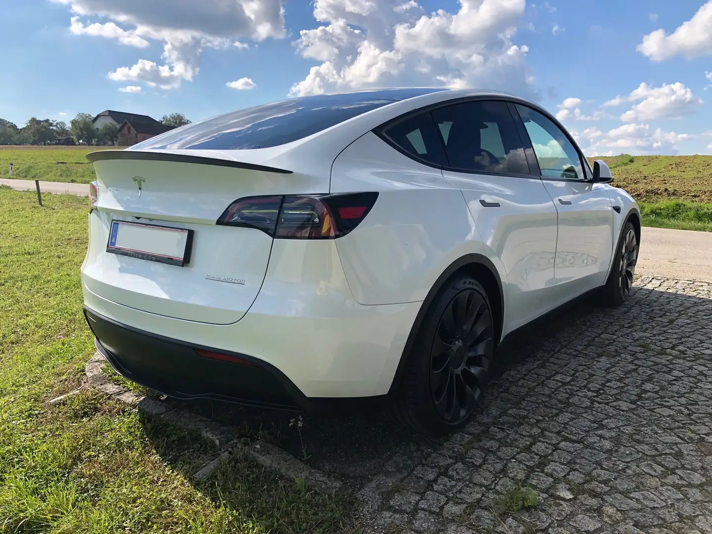 Tesla Model Y Model Y AWD 79kWh Performance Performance Weiß - 2