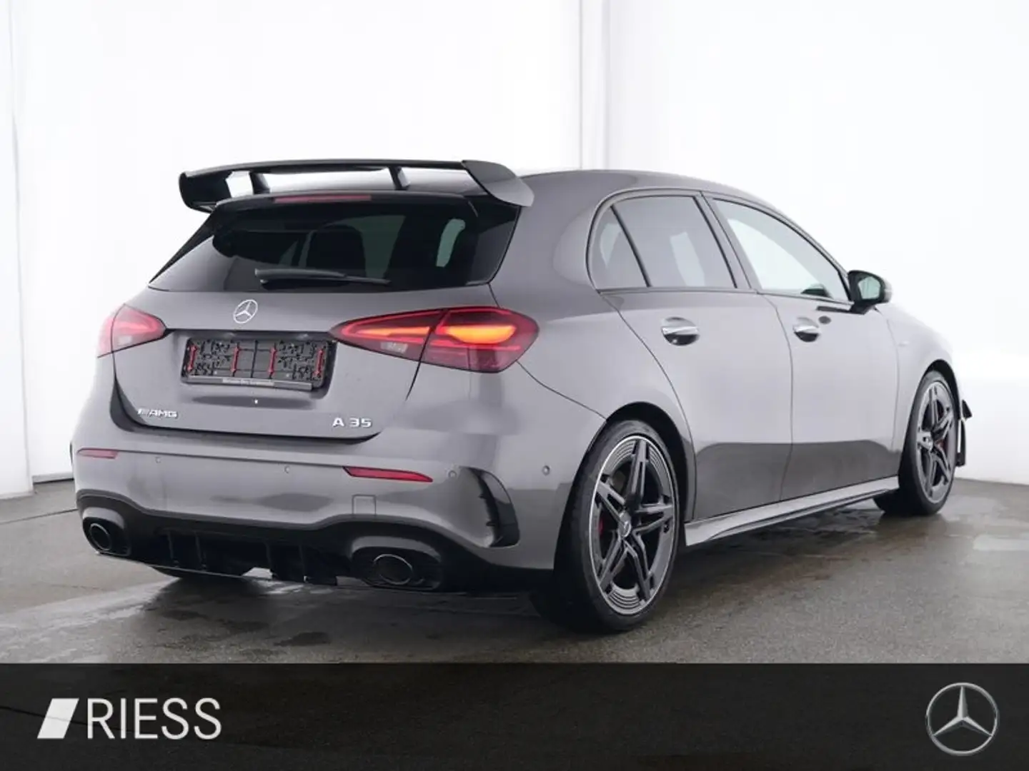 Mercedes-Benz A 35 AMG 4MATIC  Kompaktlimousine SD SpurW PDC Grau - 2
