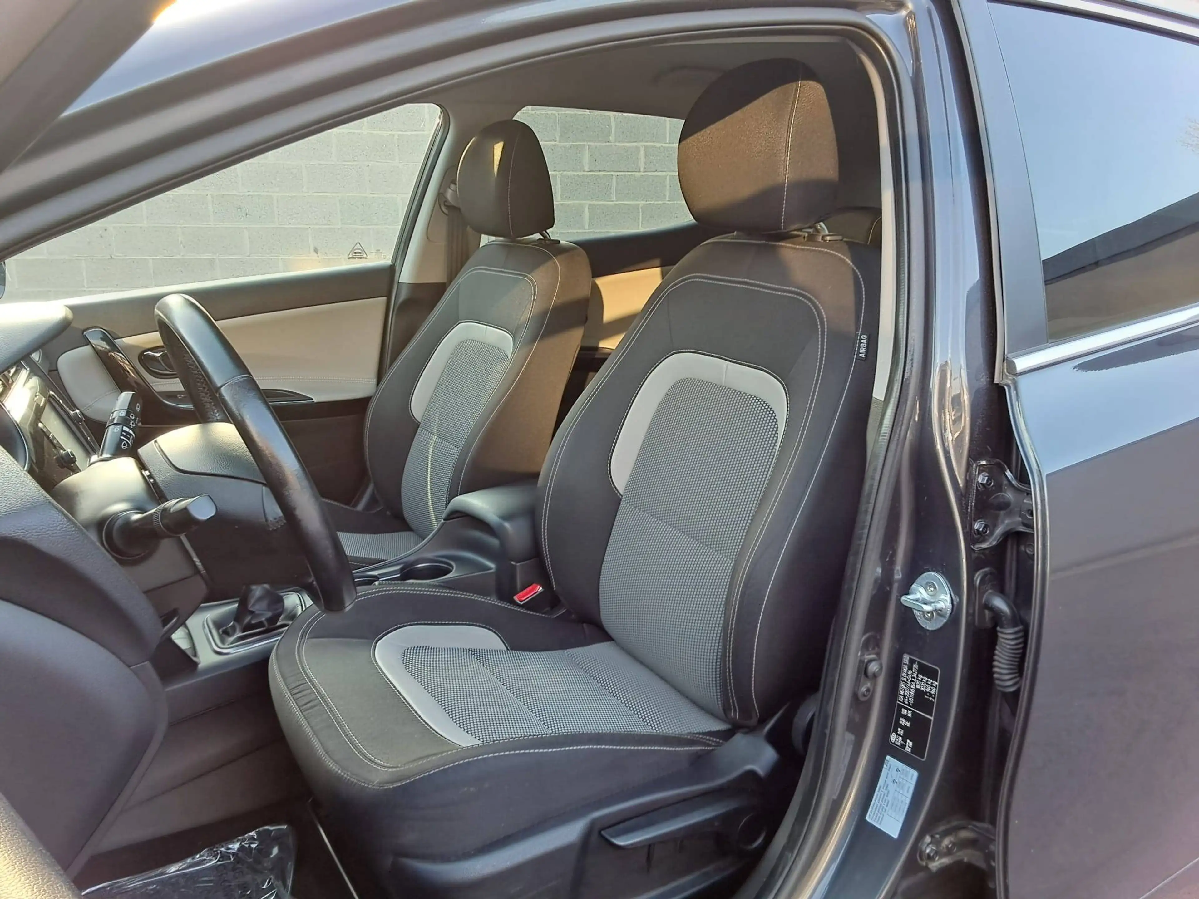 Kia Ceed / cee'd 1.4i Access CARPLAY CAM PARKHULP ACHT CRUISE NAV — photo 8
