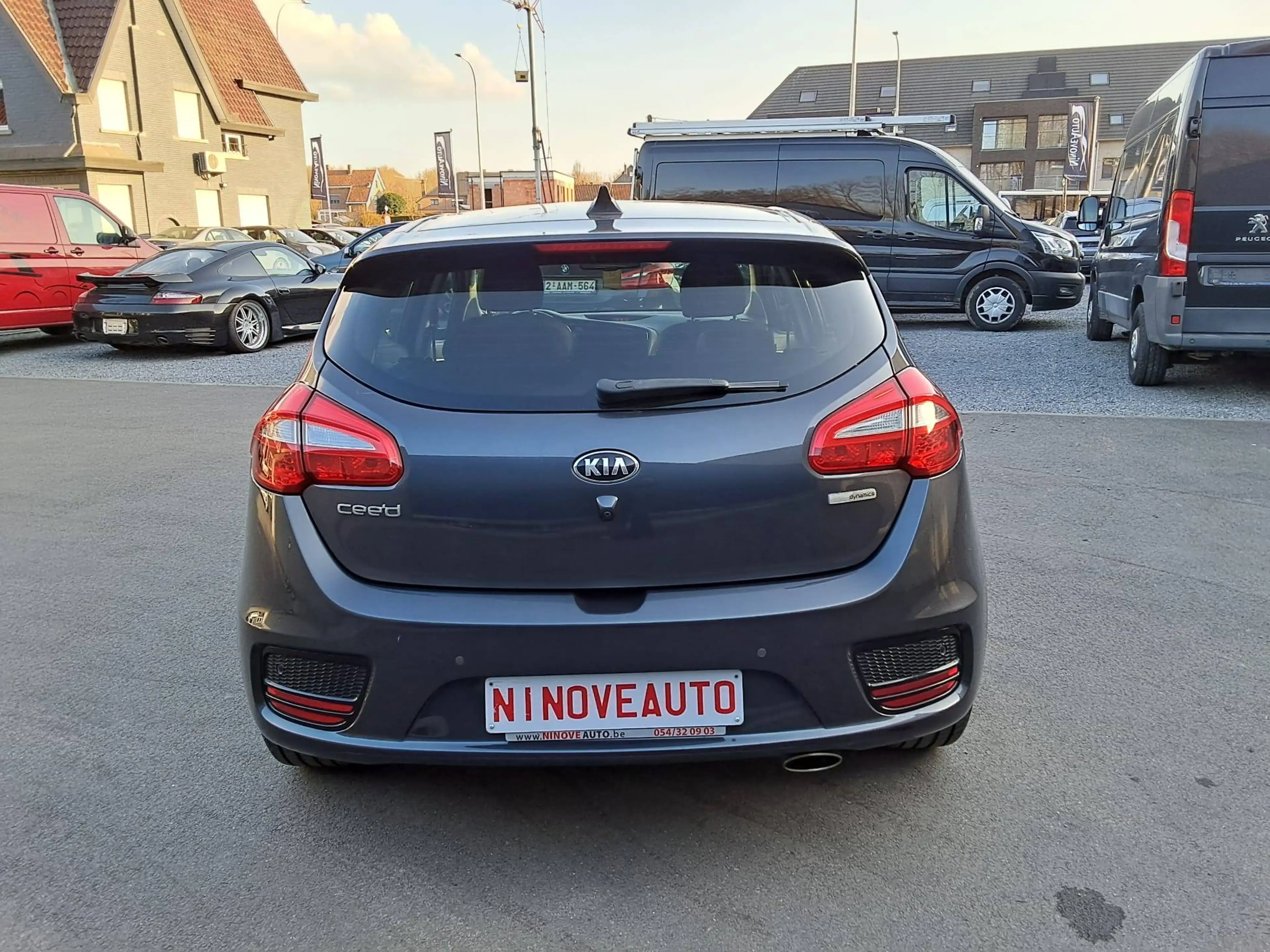 Kia Ceed / cee'd 1.4i Access CARPLAY CAM PARKHULP ACHT CRUISE NAV — photo 4