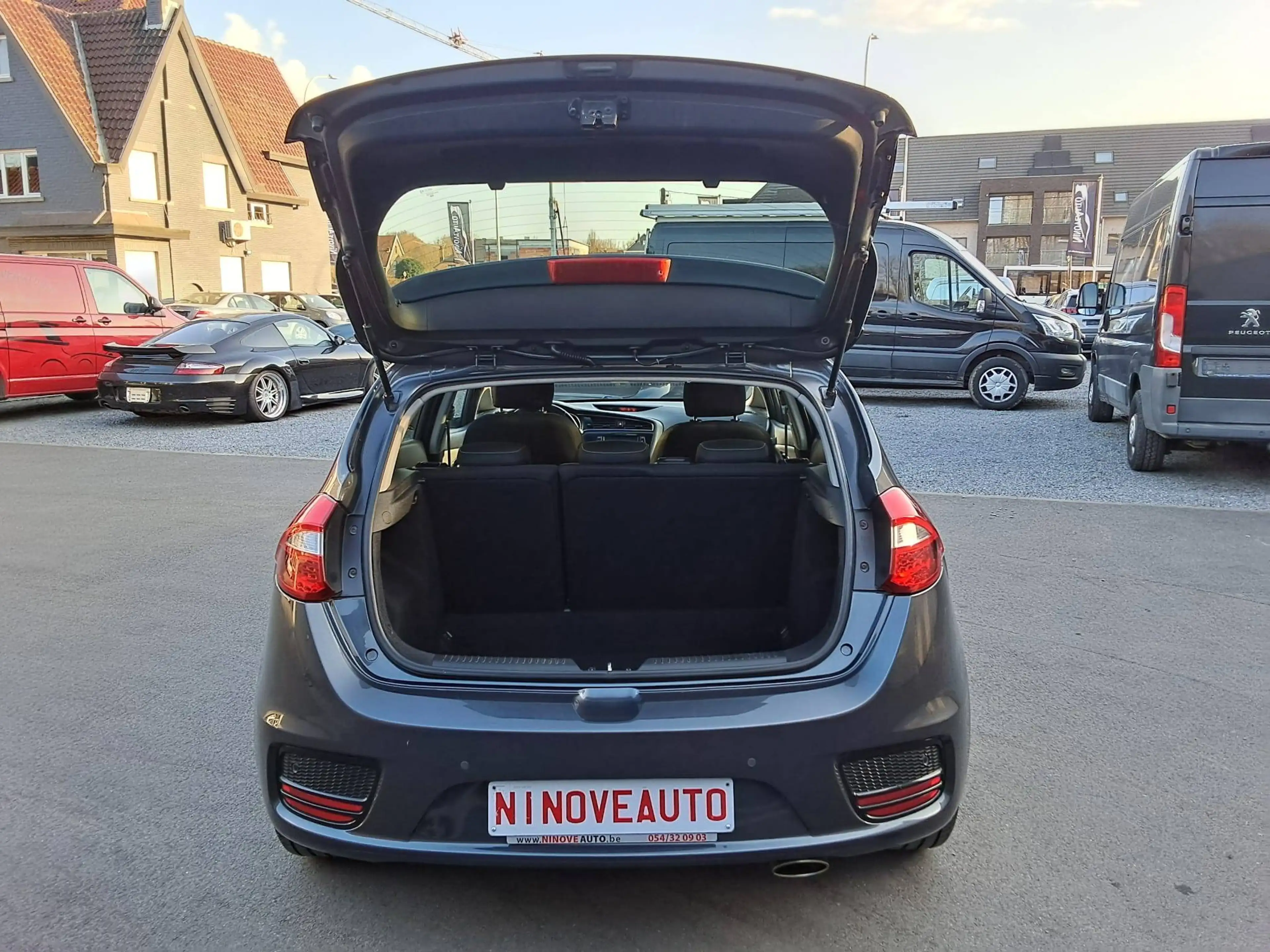 Kia Ceed / cee'd 1.4i Access CARPLAY CAM PARKHULP ACHT CRUISE NAV — photo 10