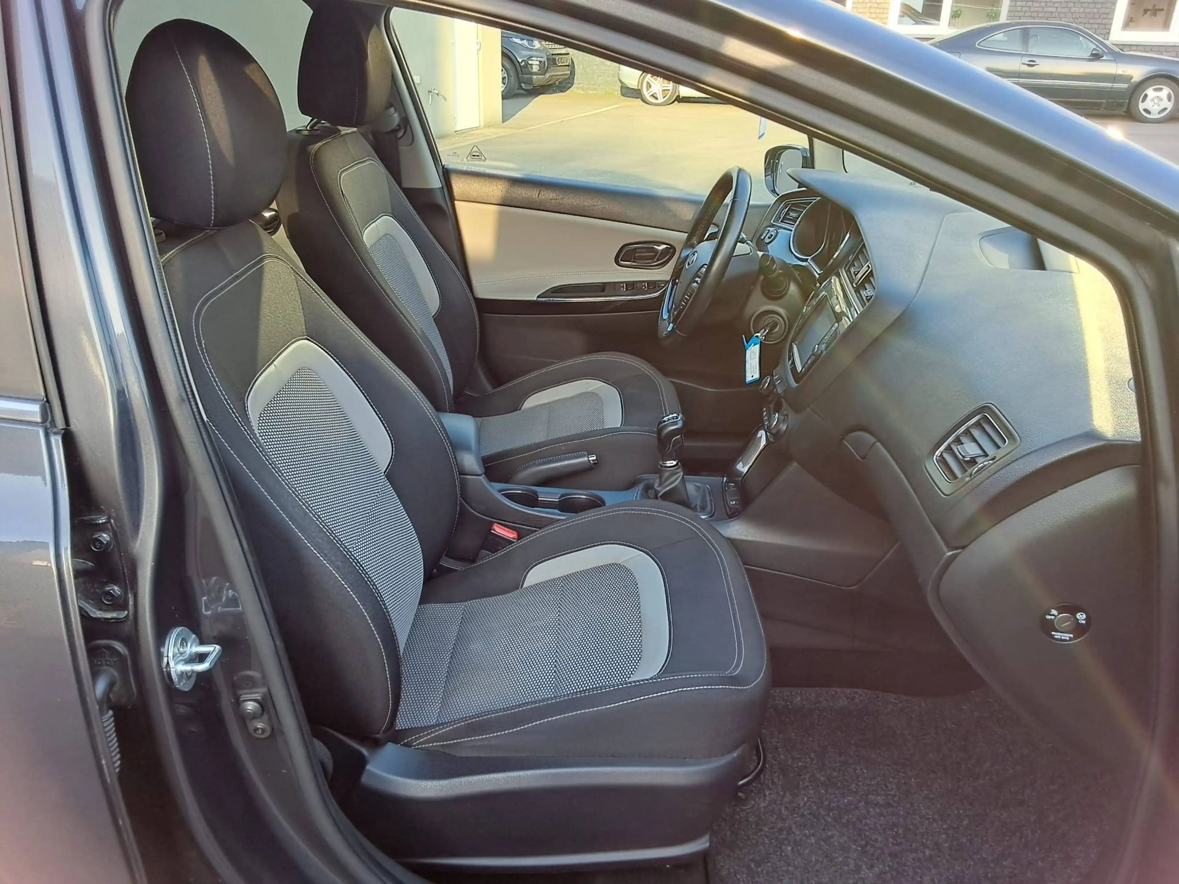 Kia Ceed / cee'd 1.4i Access CARPLAY CAM PARKHULP ACHT CRUISE NAV — photo 12