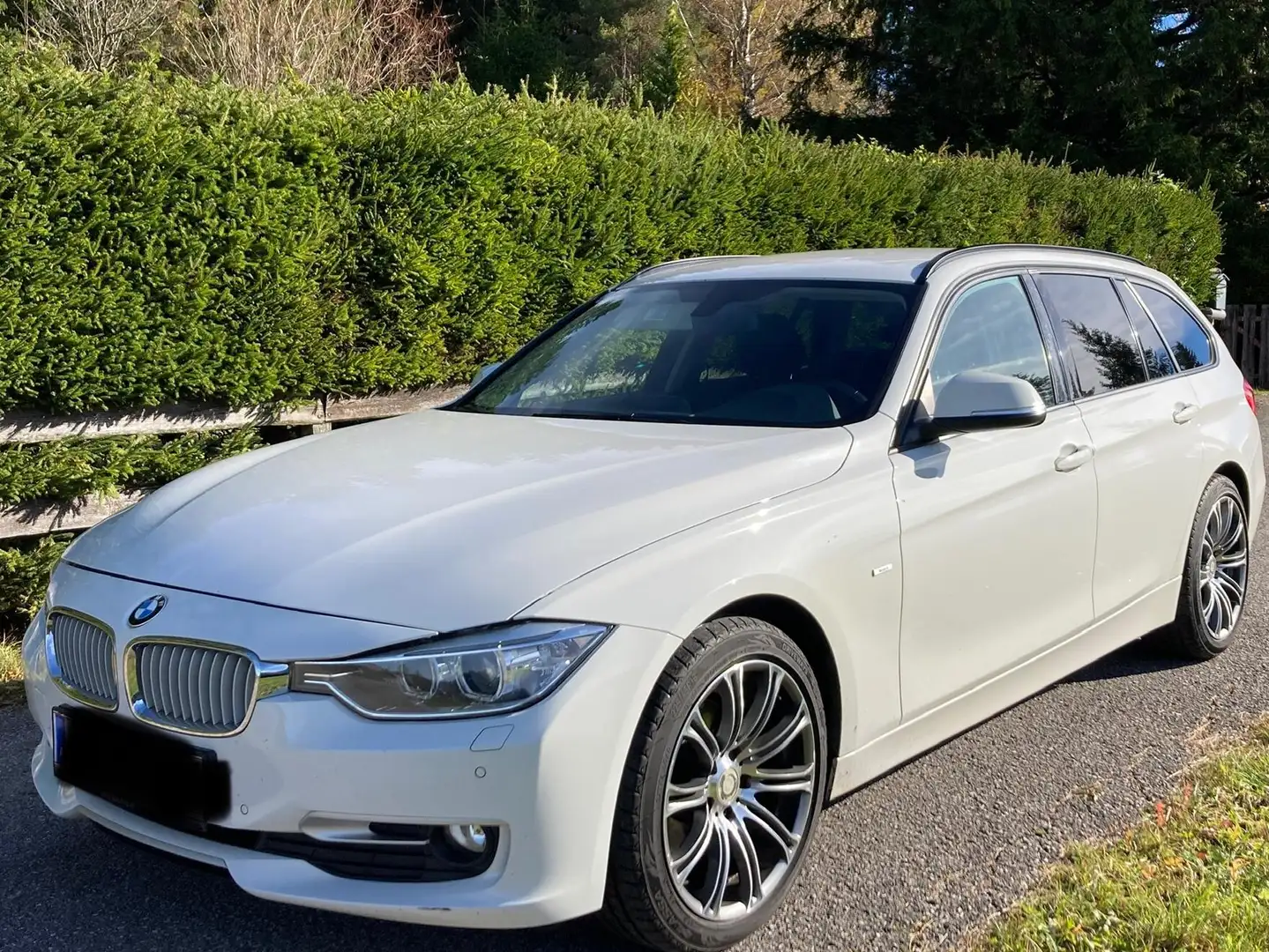 BMW 320 320d xDrive Touring Aut. - 1