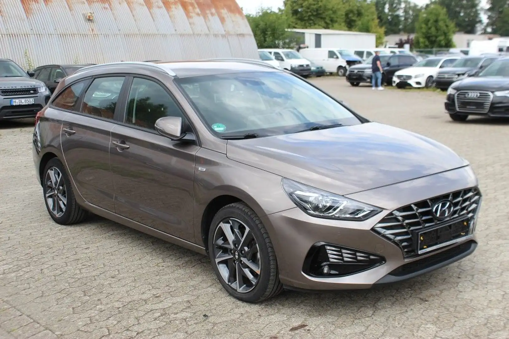 Hyundai i30 CW 1.5 T-GDI DCT MHEV Intro ACC LED Navi Grau - 1
