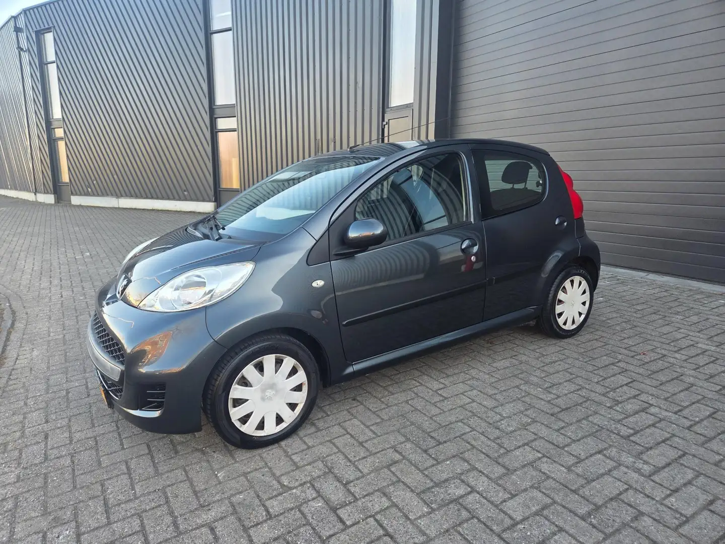 Peugeot 107 1.0-12V XS Airco Electrische Pakket Gris - 2