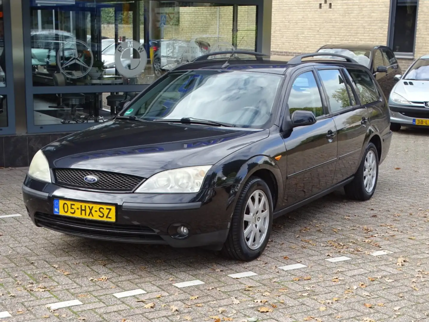 Ford Mondeo 1.8-16V COLLECTION Noir - 2
