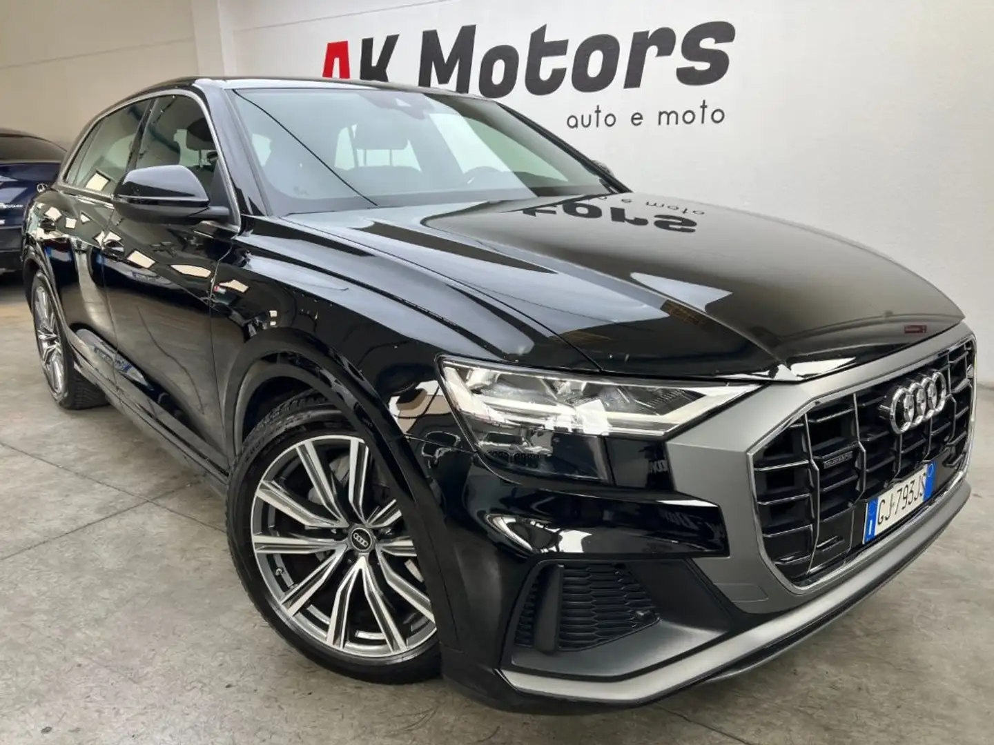 Audi Q8 45 TDI quattro tiptronic Sport S Line Nero - 1