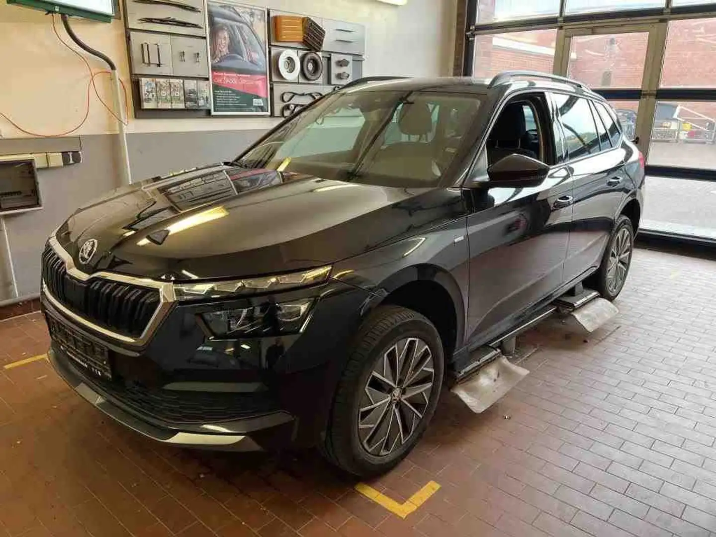 Skoda Kamiq 1.0 TSI DSG CLEVER *LED *VIRTUAL *SHZ *PDC *LM * Schwarz - 2