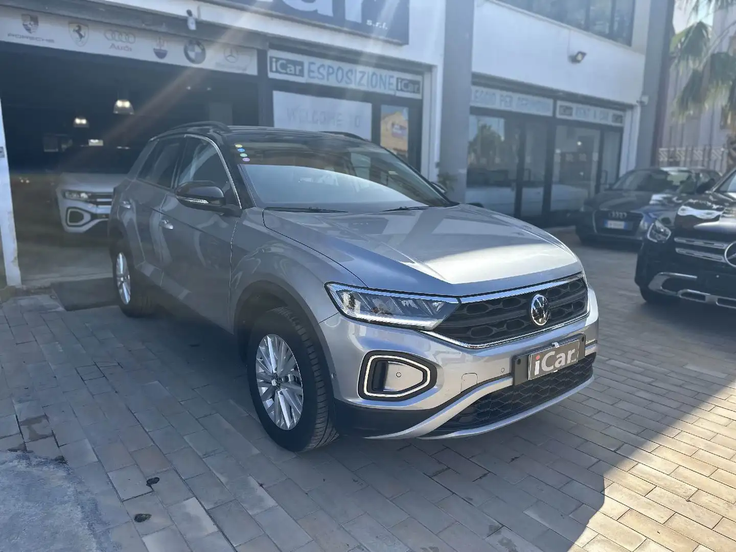 Volkswagen T-Roc T-Roc 1.5 tsi Life dsg Grigio - 2
