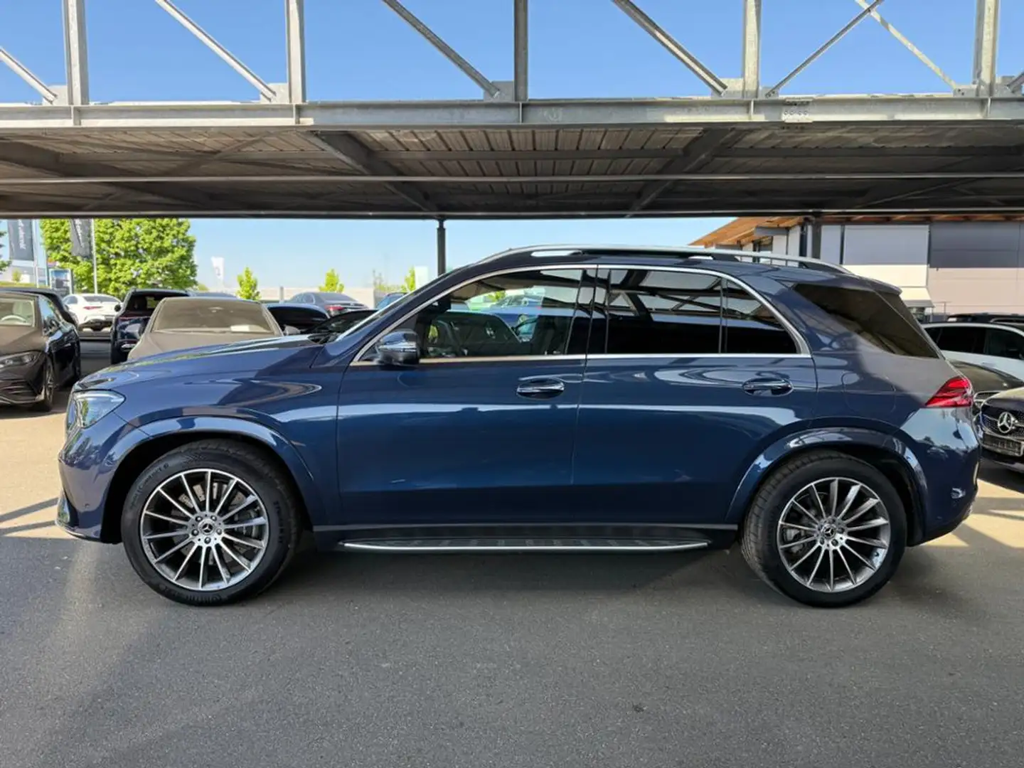 Mercedes-Benz GLE 350 de 4M AMG Sport Distr AHK Pano Airm Burmes Bleu - 2
