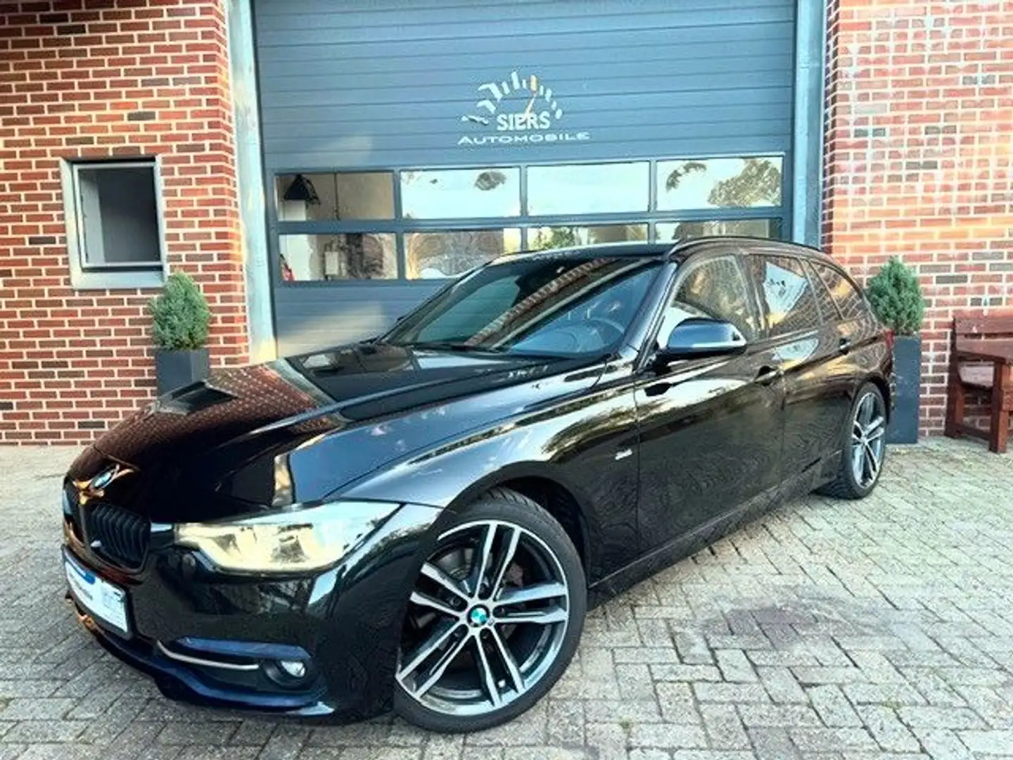 BMW 320 D AUT,LEDER,SPORTSITZE,AHK,LED,SPORT LINE Schwarz - 1