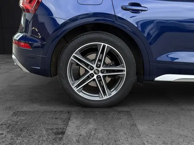 Audi SQ5 view 11