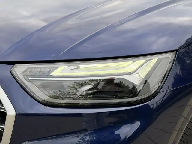 Audi SQ5 view 14