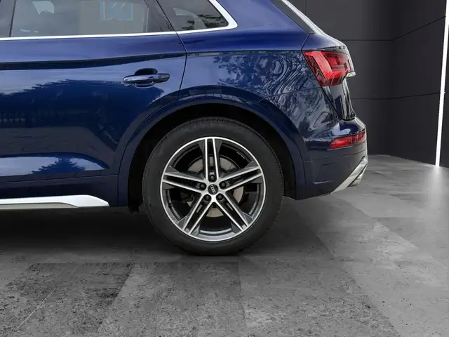 Audi SQ5 view 10