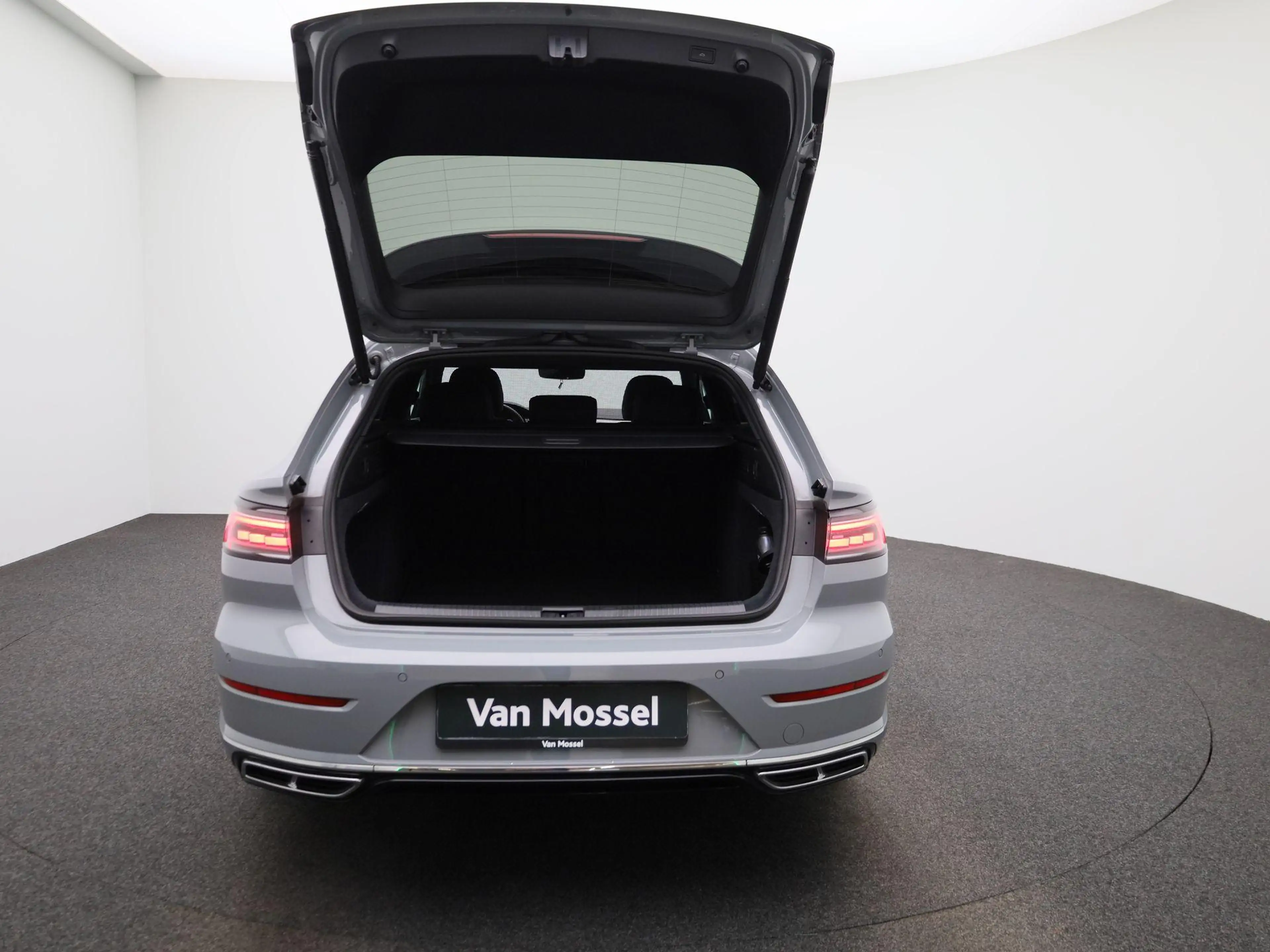 Volkswagen Arteon 2.0 TDI SCR 147kW DSG R-Line S.B. PANO | KEYLESS | — photo 11