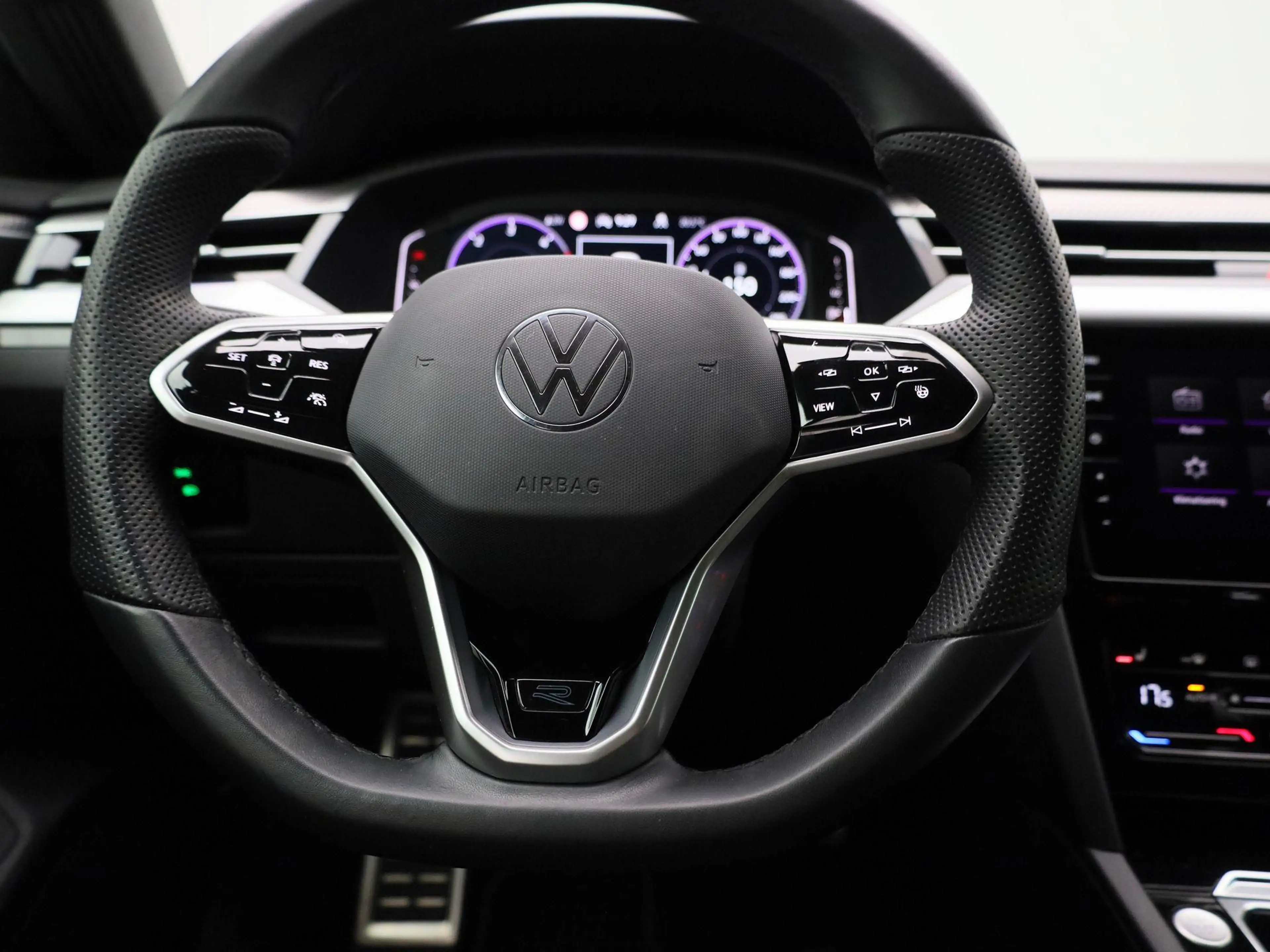 Volkswagen Arteon 2.0 TDI SCR 147kW DSG R-Line S.B. PANO | KEYLESS | — photo 7