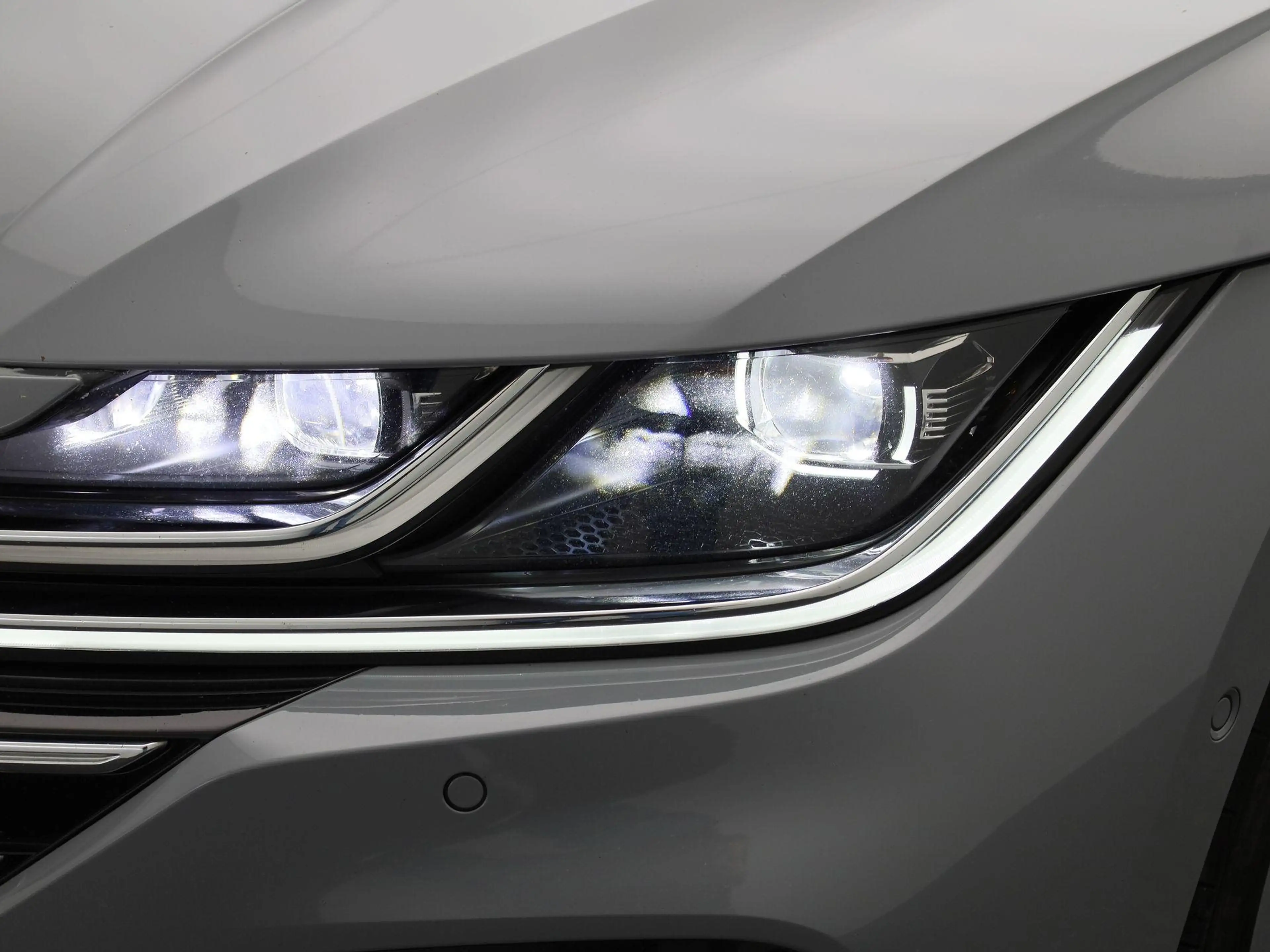 Volkswagen Arteon 2.0 TDI SCR 147kW DSG R-Line S.B. PANO | KEYLESS | — photo 14