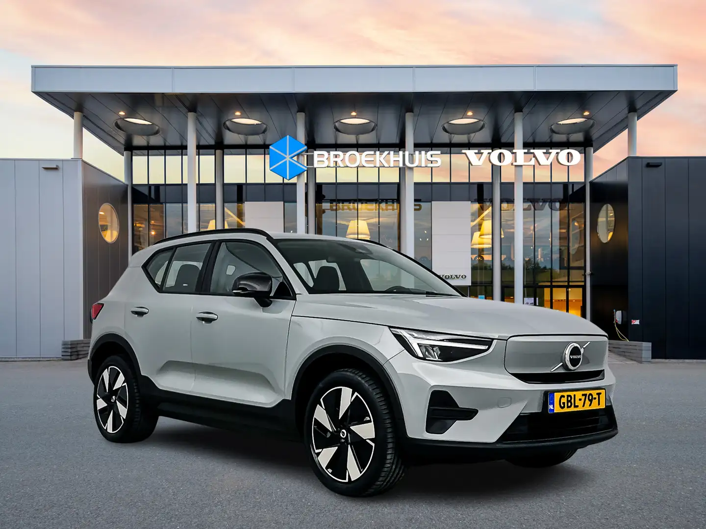 Volvo EX40 Single Motor Essential 70 kWh | 19" | Google | Nav Grijs - 2