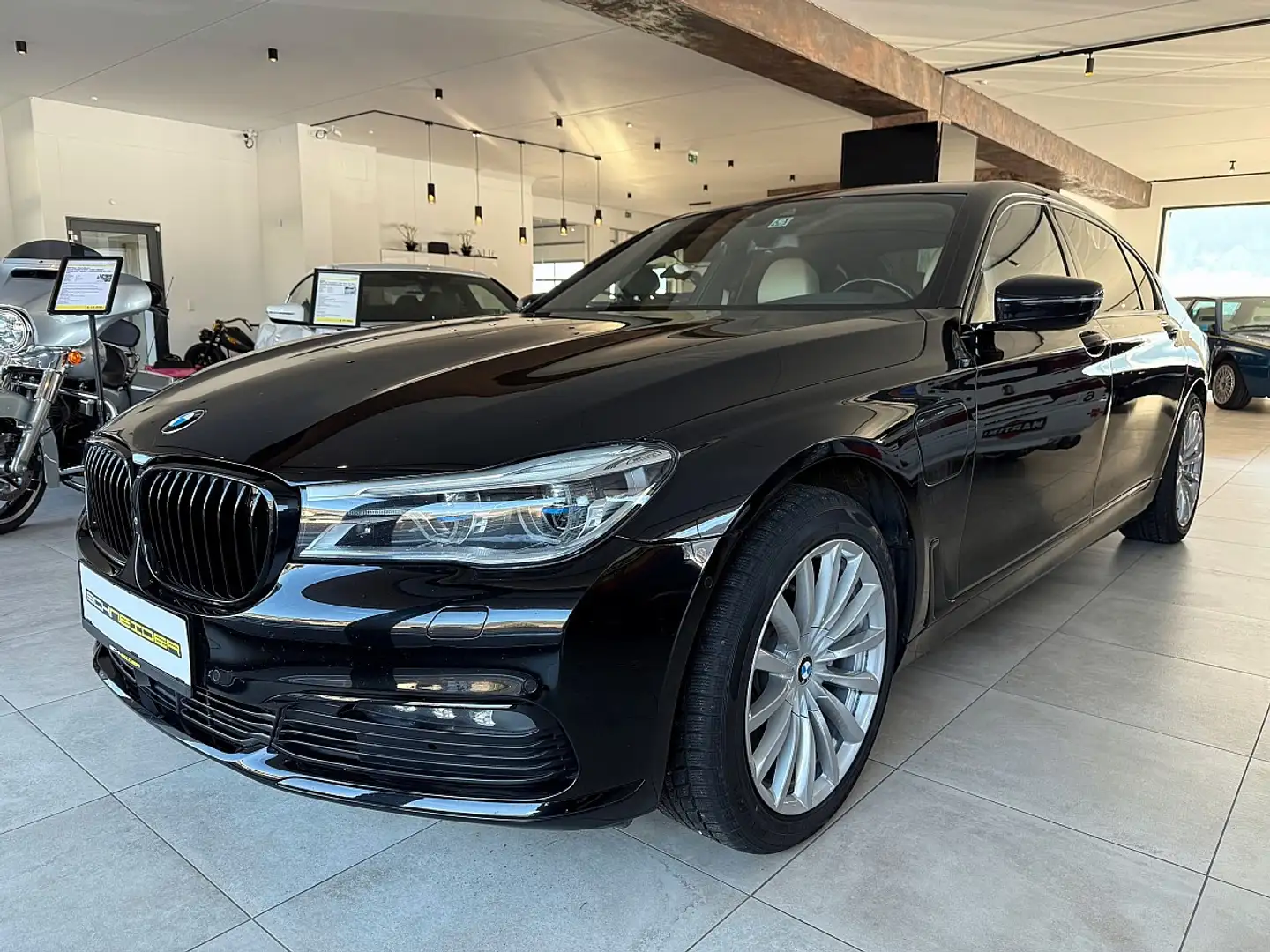 BMW 740 e PHEV iPerformance Aut. *CARBON CORE* VOLL* GA... Schwarz - 2