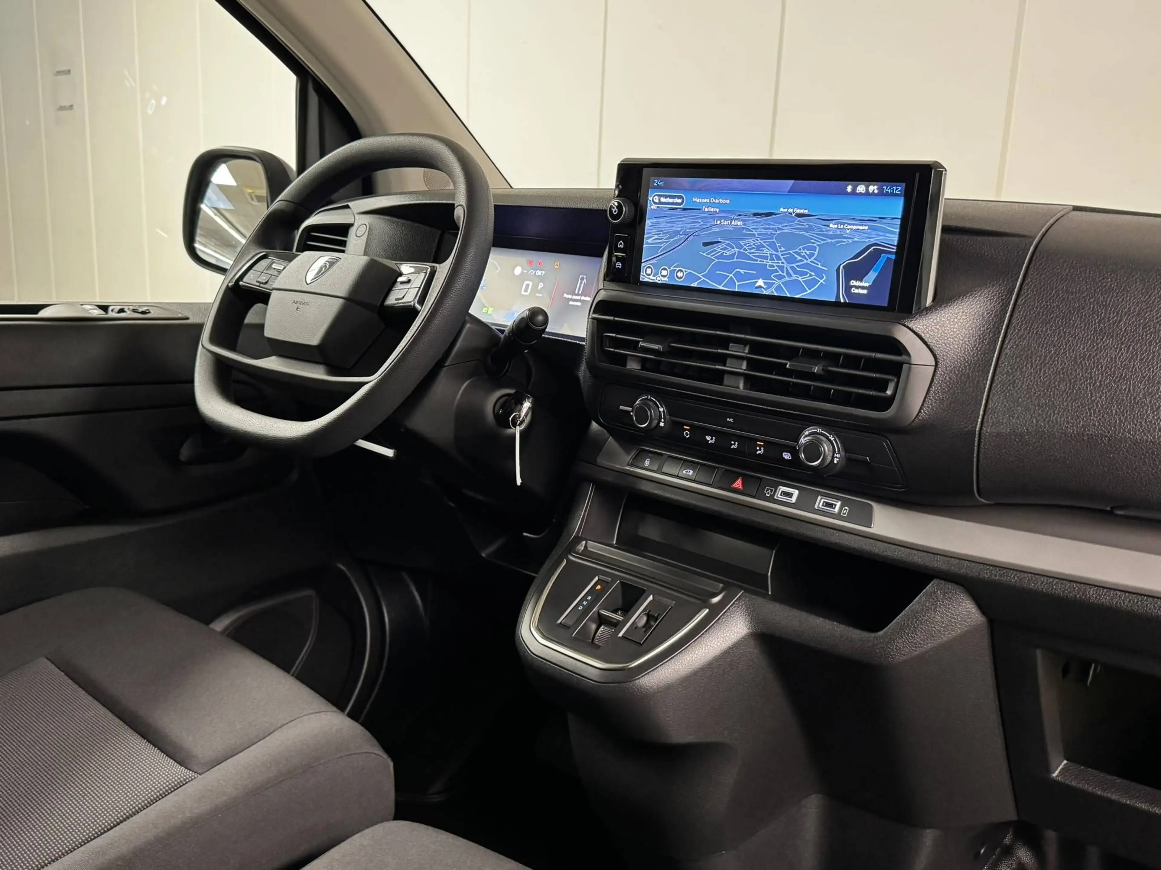 Peugeot Expert 2.0 BlueHDI 145CV UTILITAIRE 3 PLACES AUTO CAMERA 360 GPS REG TVA/BTW — photo 8