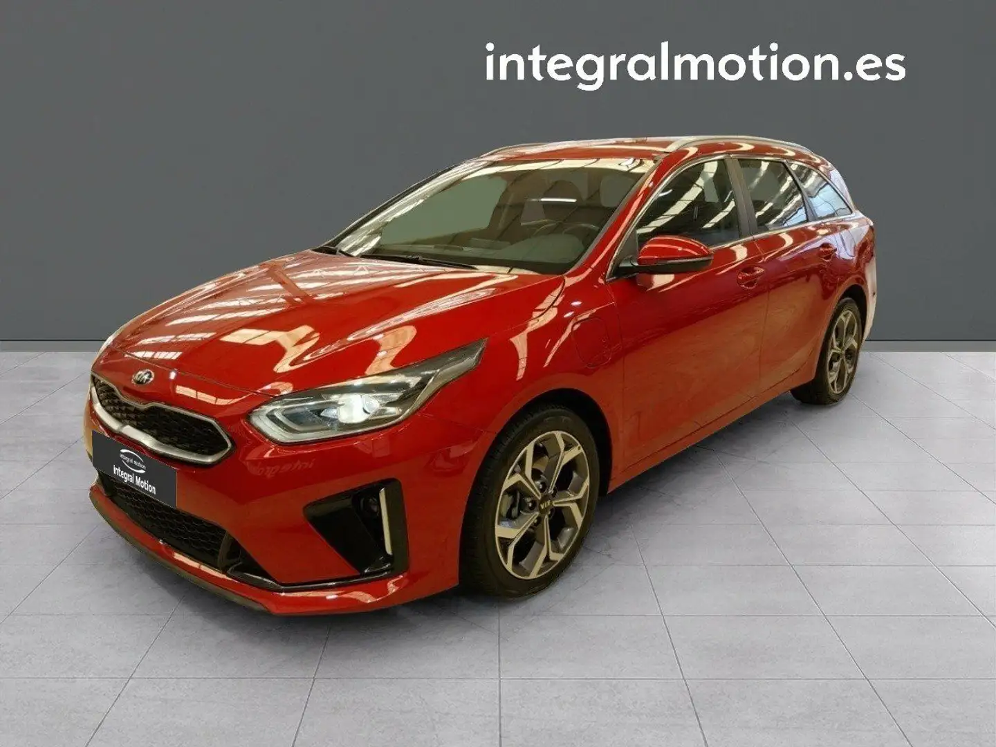 Kia Tourer 1.6 GDi PHEV 104kW (141CV) eDrive Червоний - 1