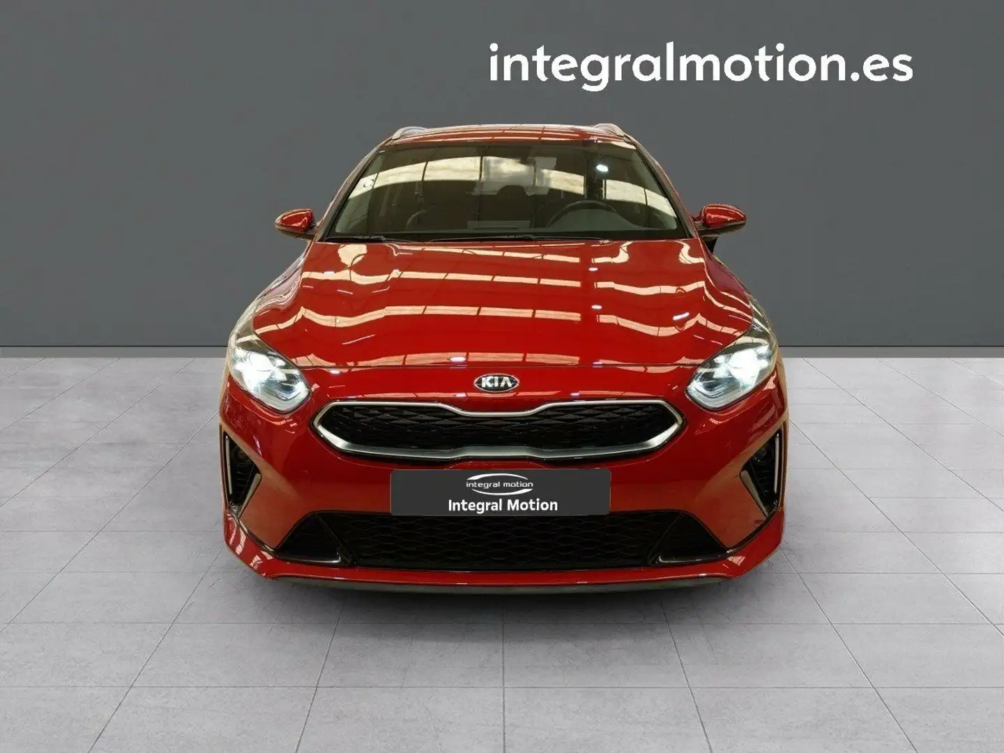 Kia Tourer 1.6 GDi PHEV 104kW (141CV) eDrive Червоний - 2