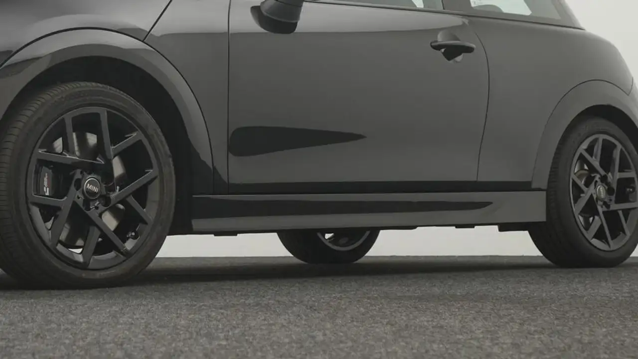 MINI Cooper C John Cooper Works Trim 17