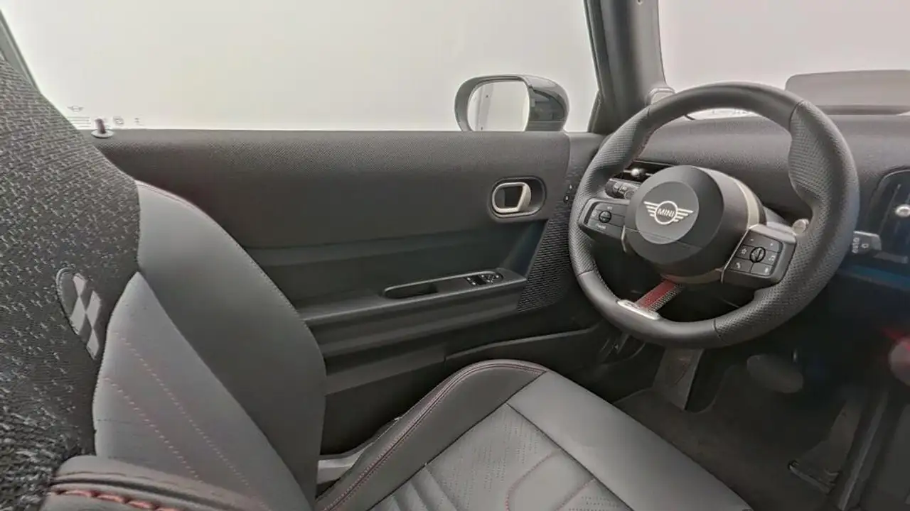 MINI Cooper C John Cooper Works Trim 20