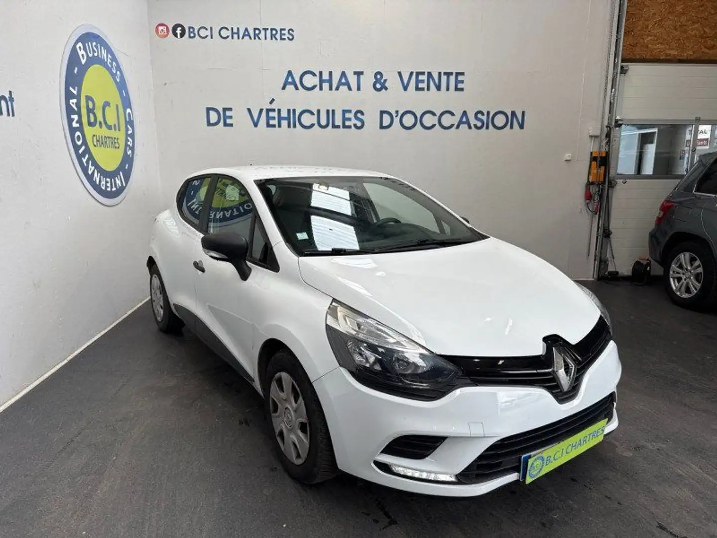 Renault Clio IV STE 1.5 DCI 75CH ENERGY AIR Blanc - 2