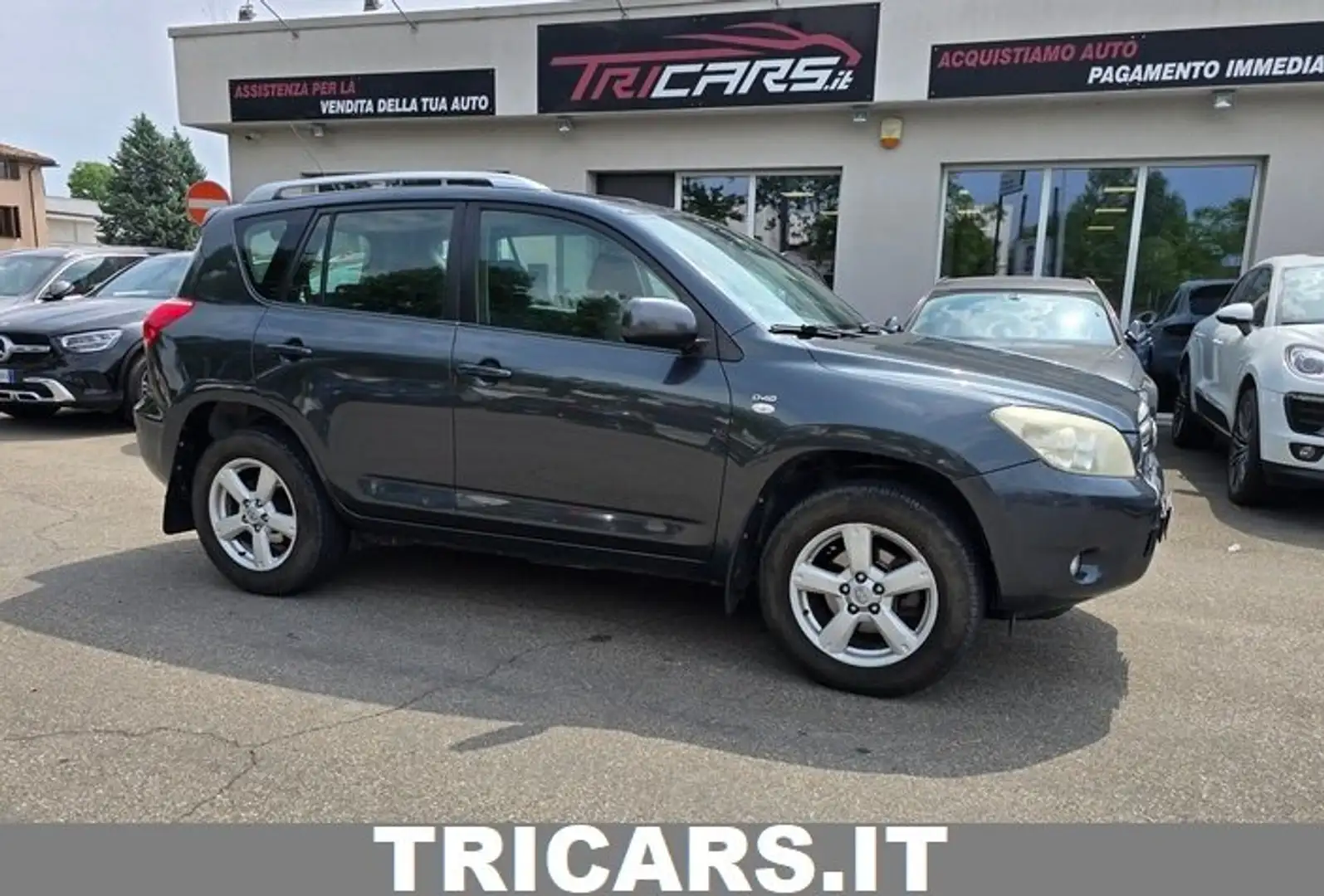 Toyota RAV 4 RAV4 2.2 d-4d Sol 136cv Grijs - 1