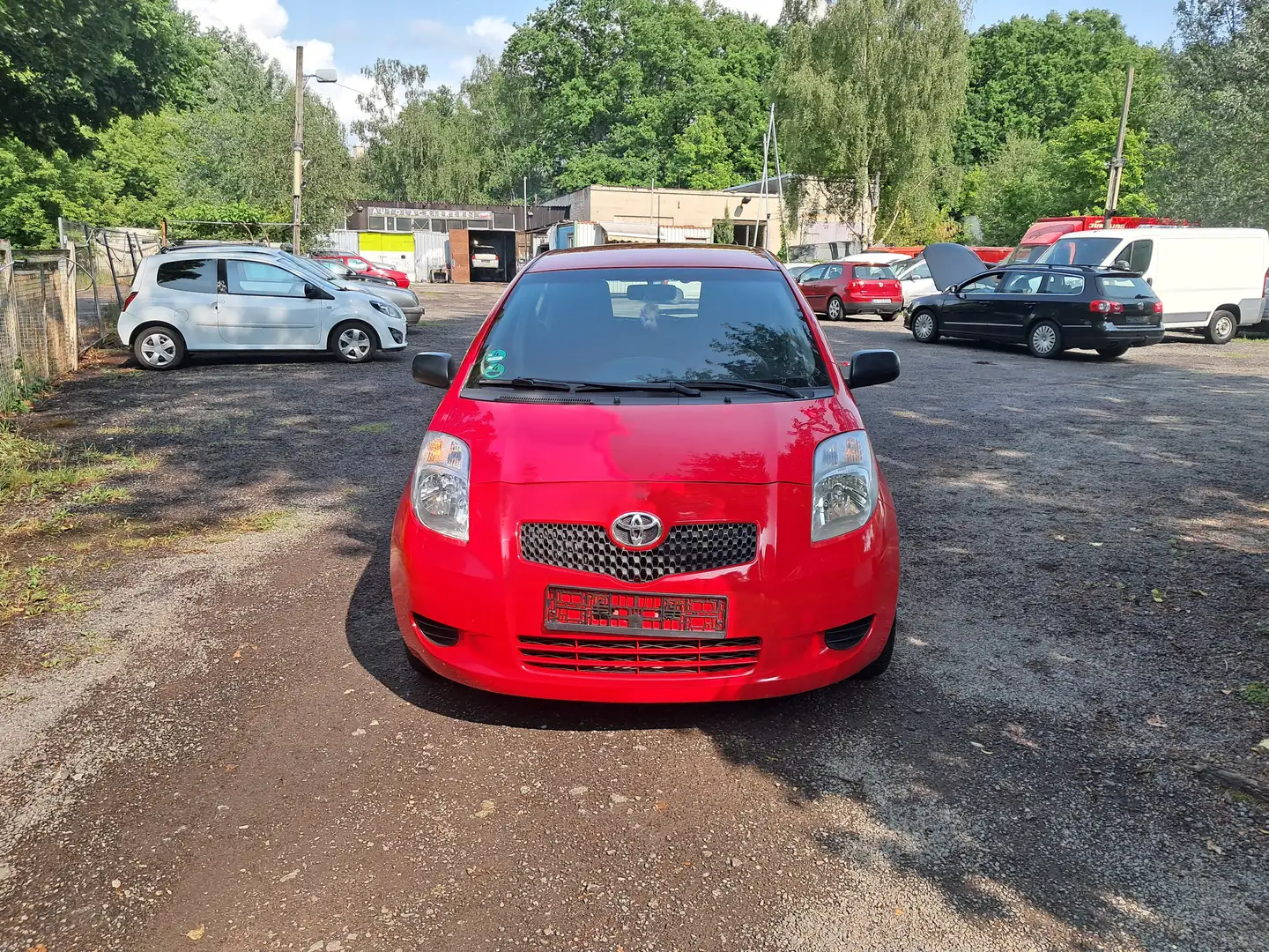 Toyota Yaris 1.3 VVT-i Executive Rouge - 1