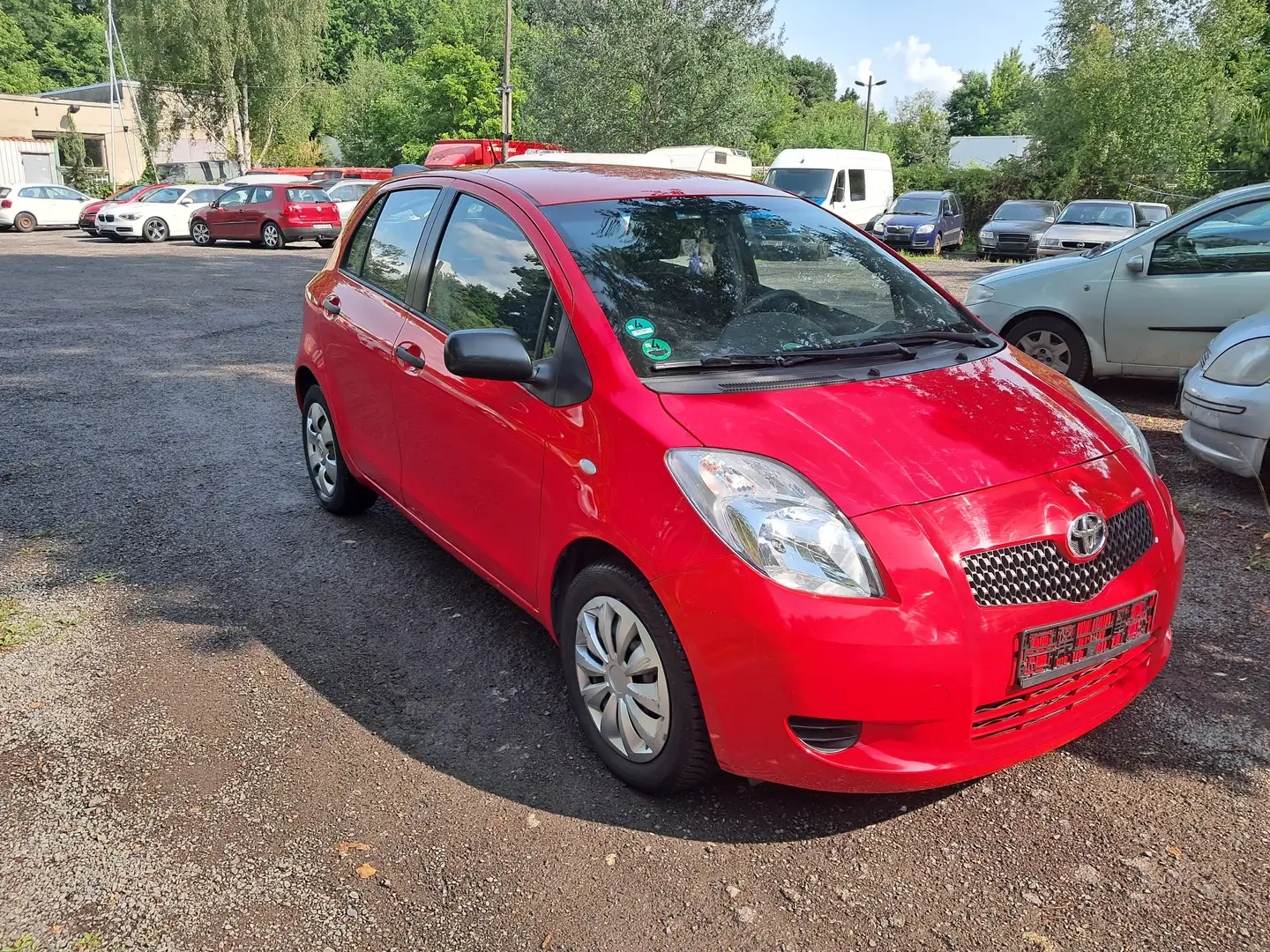 Toyota Yaris 1.3 VVT-i Executive Rouge - 2