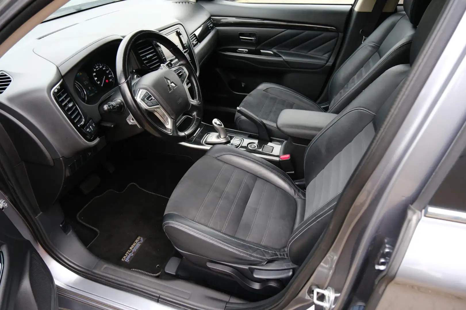 Mitsubishi Outlander 2.0 PHEV Business Edition Aut. Navi|Half Leder|Cam Gri - 2